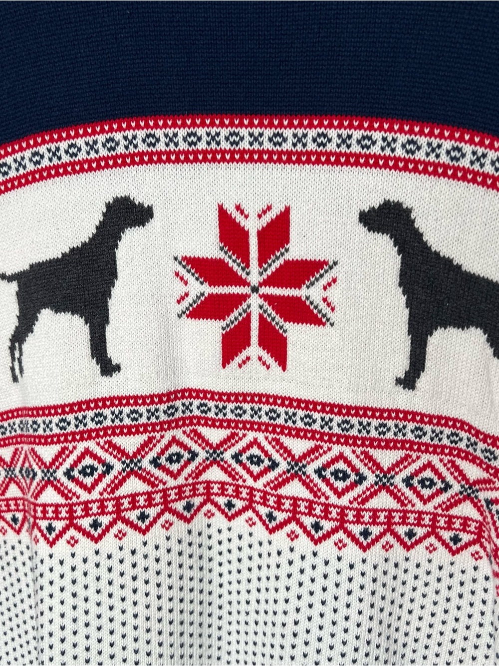 St. John’s Bay Men’s Fair Isle Crew Neck Sweater Dog Hunting Print Cottage XL - Picture 2 of 6